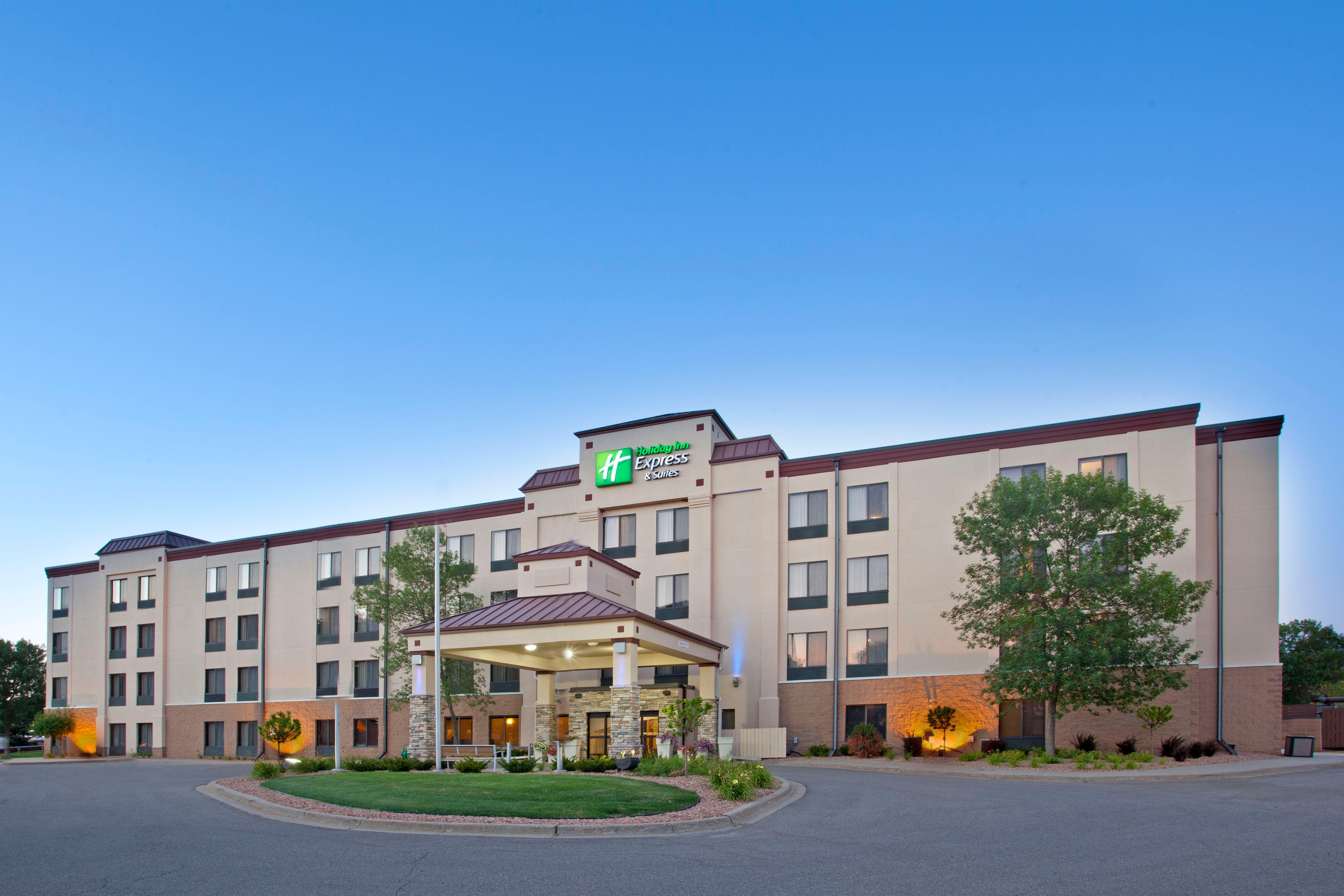Holiday Inn Express Hotel & Suites Minneapolis - Minnetonka By Ihg מראה חיצוני תמונה